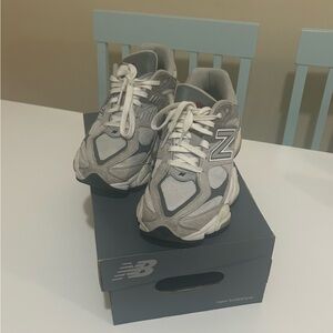 New Balance Mens' White and Gray Sneakers